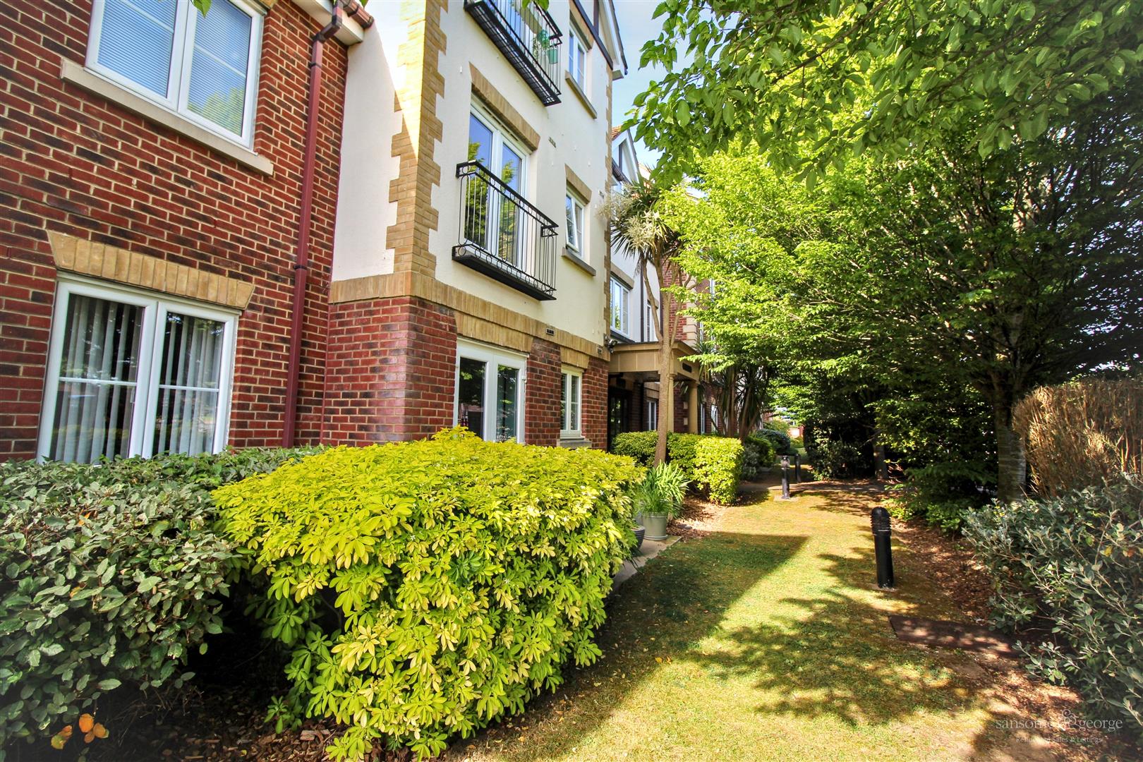 Bath Road, Calcot, Reading